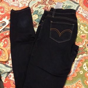 Levi skinny dark wash